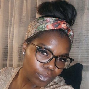 Meet your Posher, Moneta